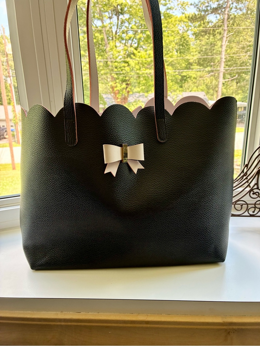 Black Scallop-Edge Tote with Pink Bow Accent